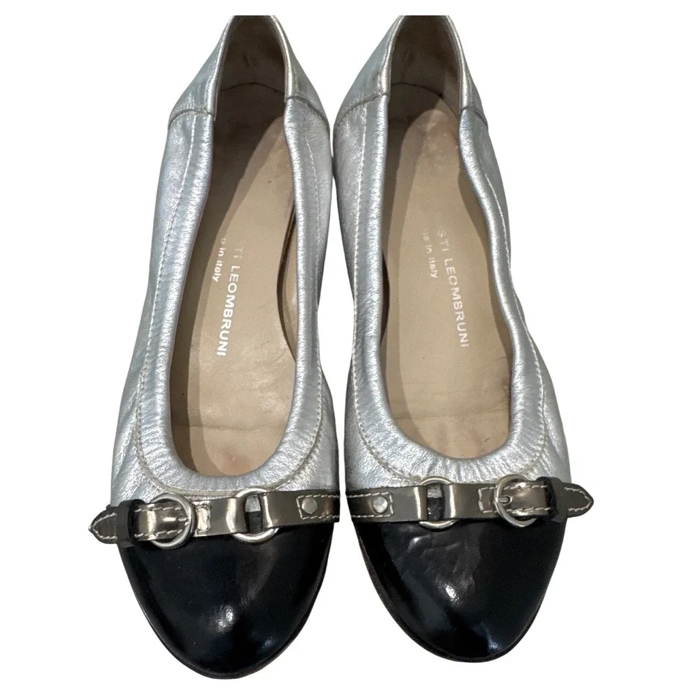 AGL Attilio Giusti Leombruni Monika flats‎ silver black patent cap toe buckle